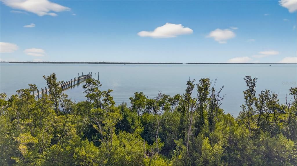 На продажу: $750,000 (0.49 acres)