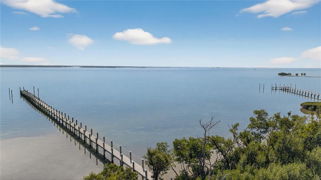 На продажу: $750,000 (0.49 acres)