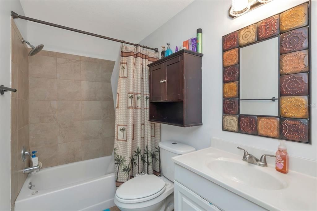 Activo con contrato: $475,000 (3 camas, 2 baños, 1570 Pies cuadrados)