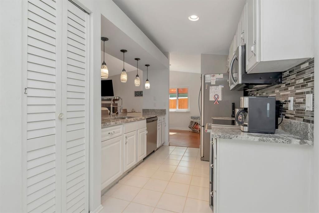 Activo con contrato: $475,000 (3 camas, 2 baños, 1570 Pies cuadrados)