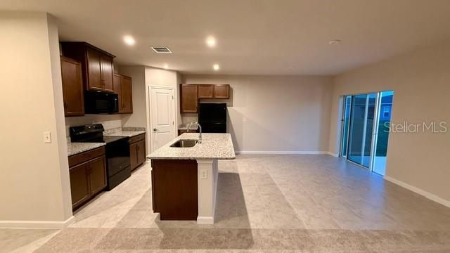 For Rent: $2,200 (4 beds, 2 baths, 1722 Square Feet)