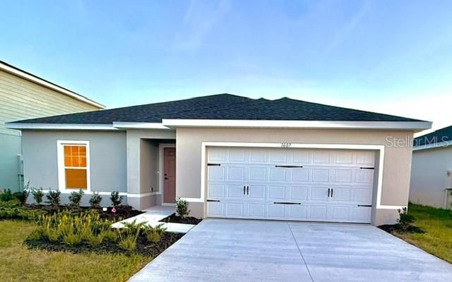 For Rent: $2,200 (4 beds, 2 baths, 1722 Square Feet)