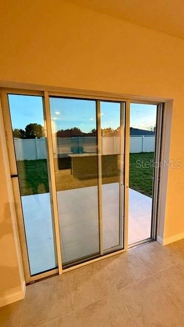 For Rent: $2,200 (4 beds, 2 baths, 1722 Square Feet)