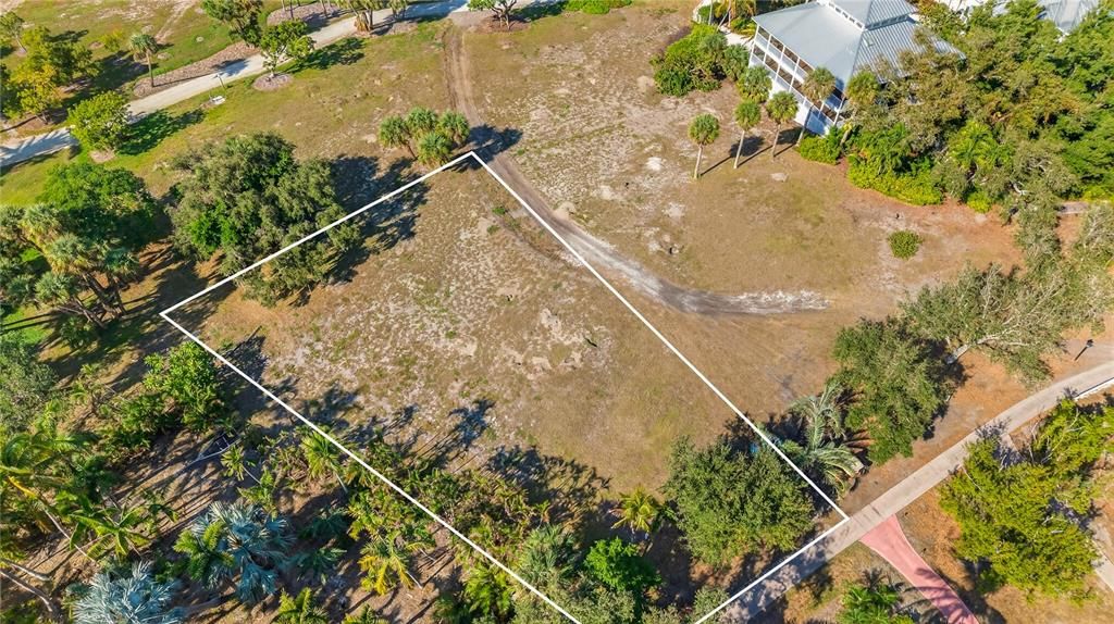 For Sale: $750,000 (0.28 acres)