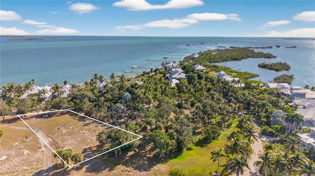 For Sale: $750,000 (0.28 acres)