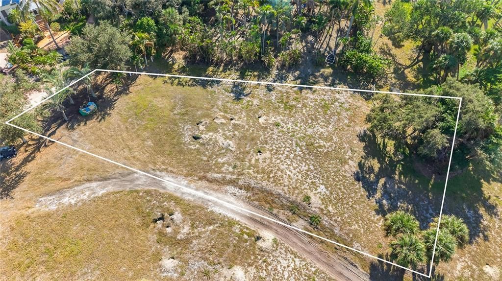 For Sale: $750,000 (0.28 acres)