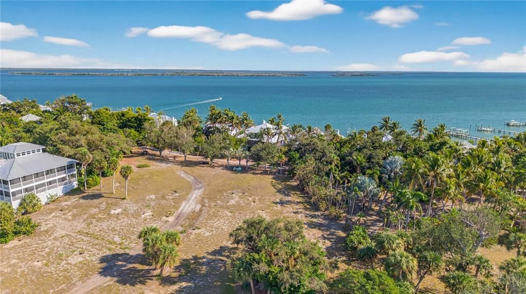 For Sale: $750,000 (0.28 acres)