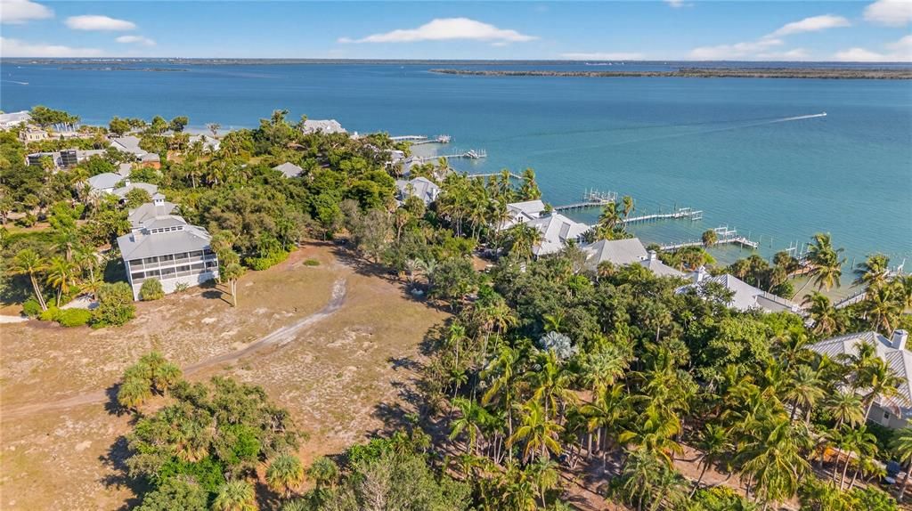 For Sale: $750,000 (0.28 acres)