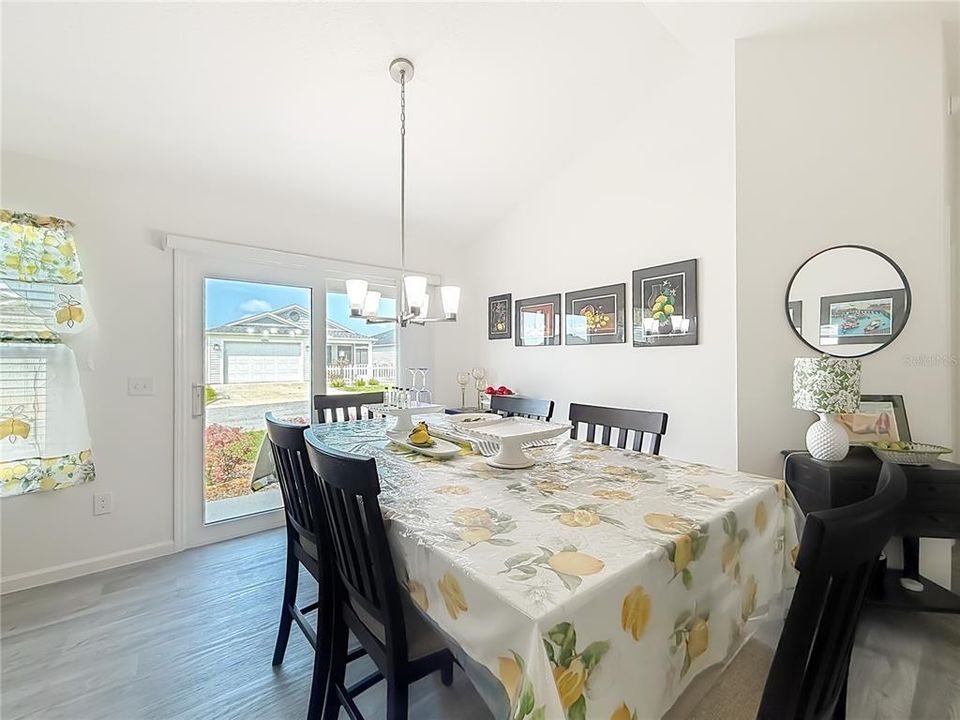 For Sale: $350,000 (3 beds, 2 baths, 1440 Square Feet)