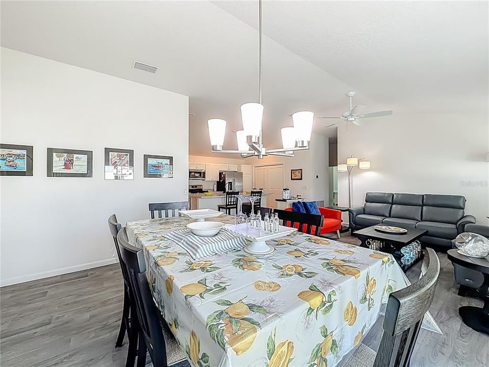 For Sale: $350,000 (3 beds, 2 baths, 1440 Square Feet)