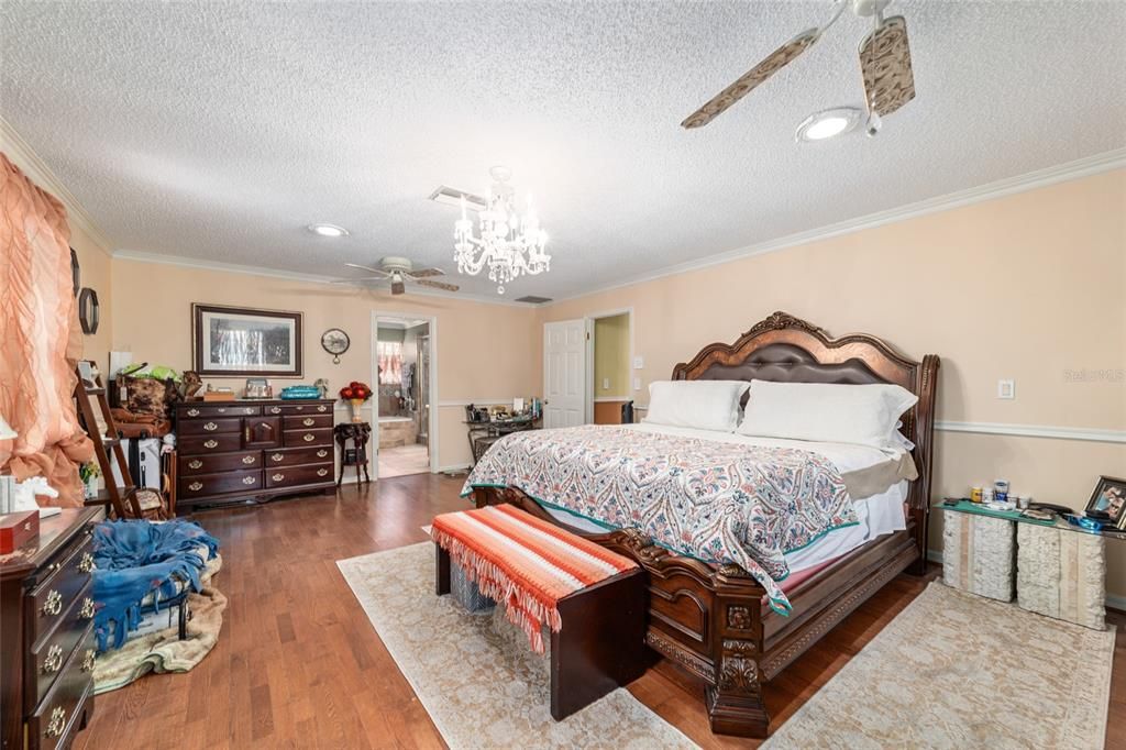 En Venta: $996,500 (4 camas, 3 baños, 4452 Pies cuadrados)