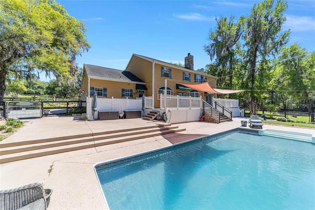 En Venta: $996,500 (4 camas, 3 baños, 4452 Pies cuadrados)
