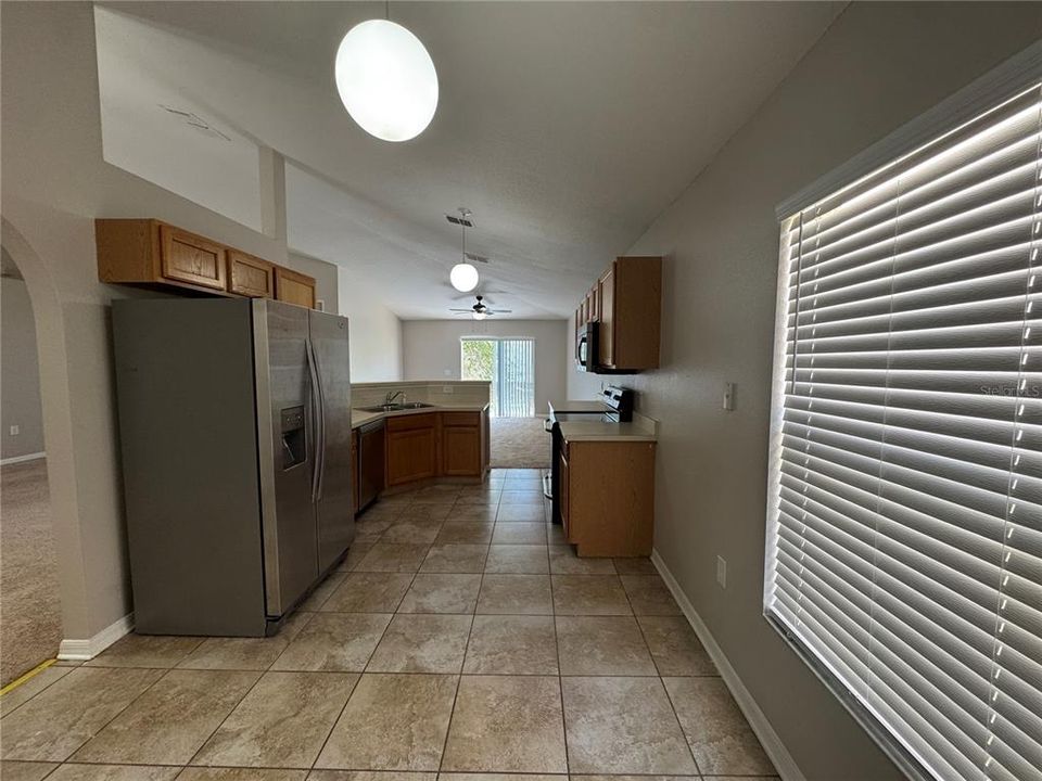 Activo con contrato: $244,900 (3 camas, 2 baños, 1616 Pies cuadrados)
