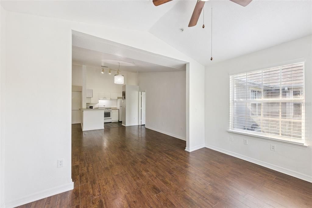 Activo con contrato: $169,900 (2 camas, 2 baños, 1212 Pies cuadrados)