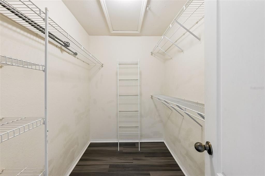 Activo con contrato: $169,900 (2 camas, 2 baños, 1212 Pies cuadrados)
