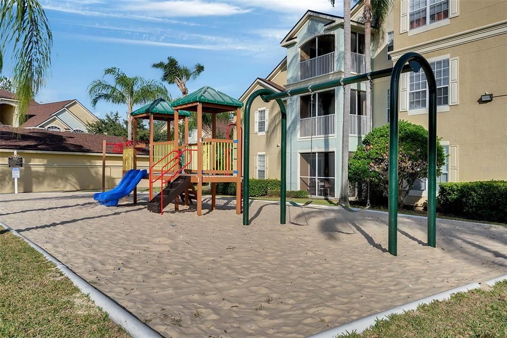 Activo con contrato: $169,900 (2 camas, 2 baños, 1212 Pies cuadrados)