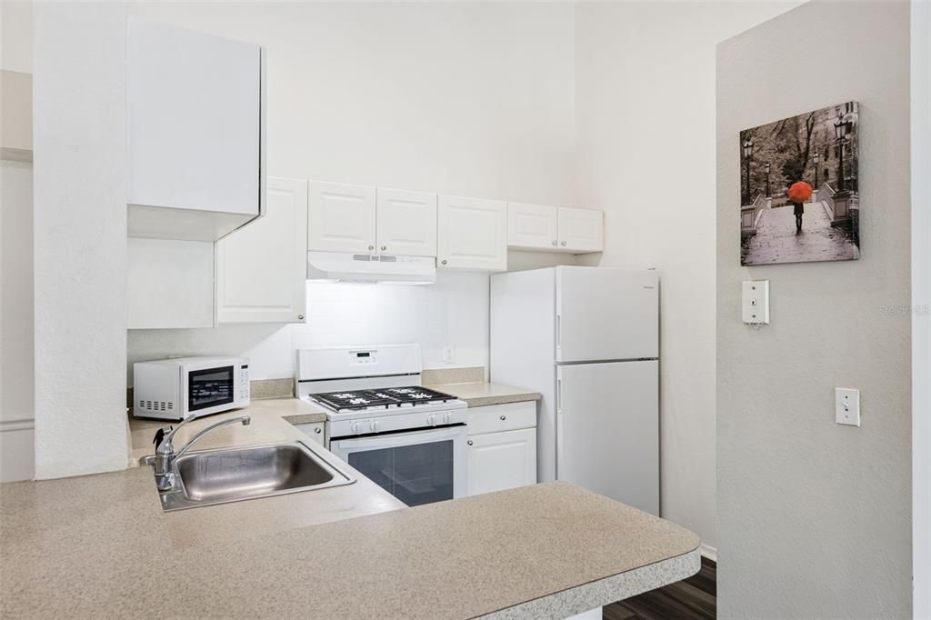 Activo con contrato: $169,900 (2 camas, 2 baños, 1212 Pies cuadrados)