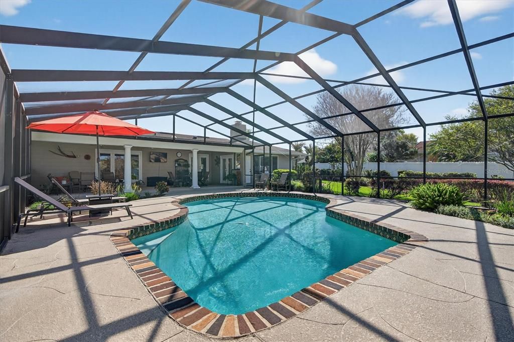 Activo con contrato: $925,000 (3 camas, 3 baños, 2253 Pies cuadrados)