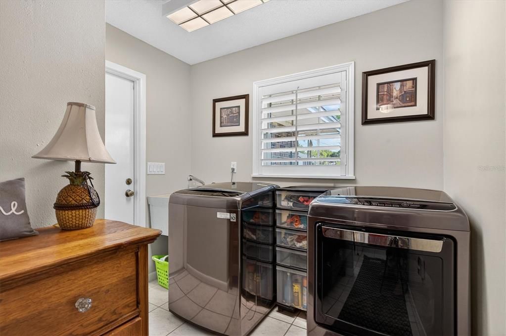 Activo con contrato: $925,000 (3 camas, 3 baños, 2253 Pies cuadrados)