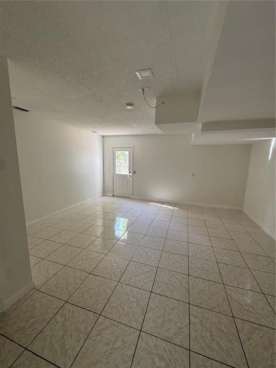 For Rent: $1,750 (2 beds, 2 baths, 1300 Square Feet)