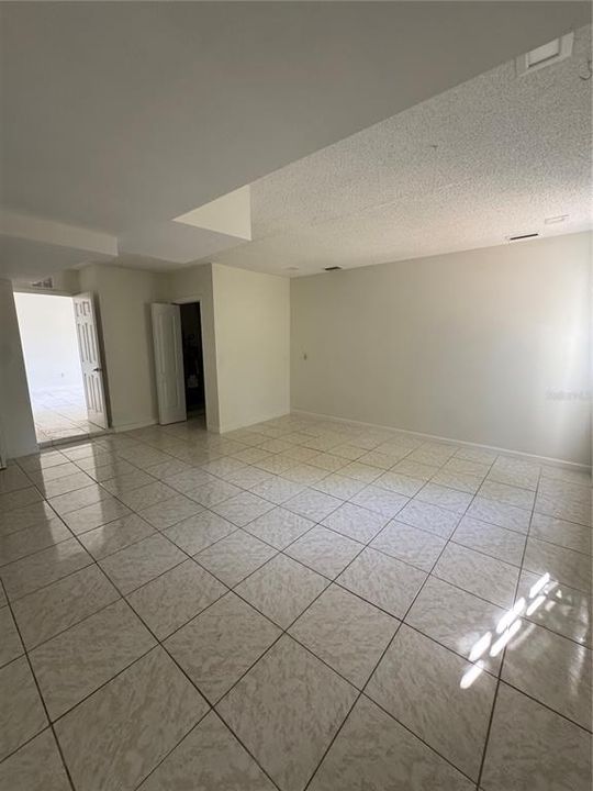 For Rent: $1,750 (2 beds, 2 baths, 1300 Square Feet)