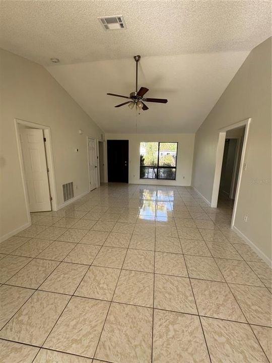 For Rent: $1,750 (2 beds, 2 baths, 1300 Square Feet)
