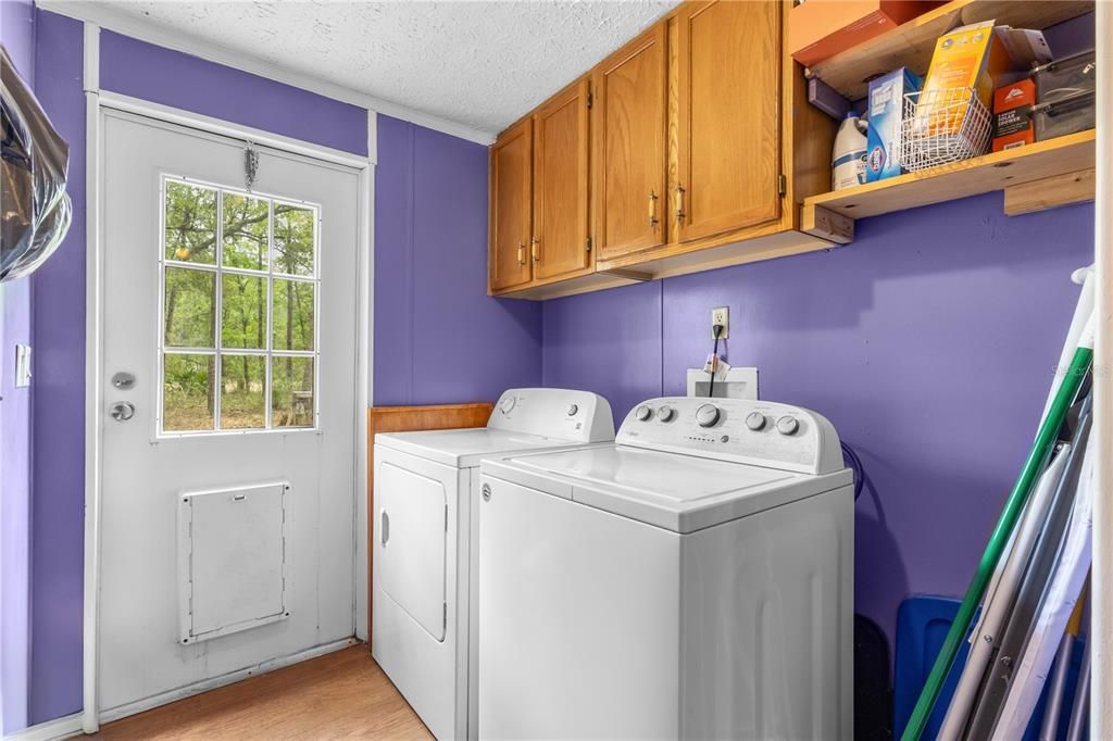 На продажу: $175,000 (3 спален, 2 ванн, 1836 Квадратных фут)