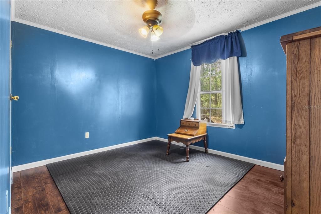 На продажу: $175,000 (3 спален, 2 ванн, 1836 Квадратных фут)