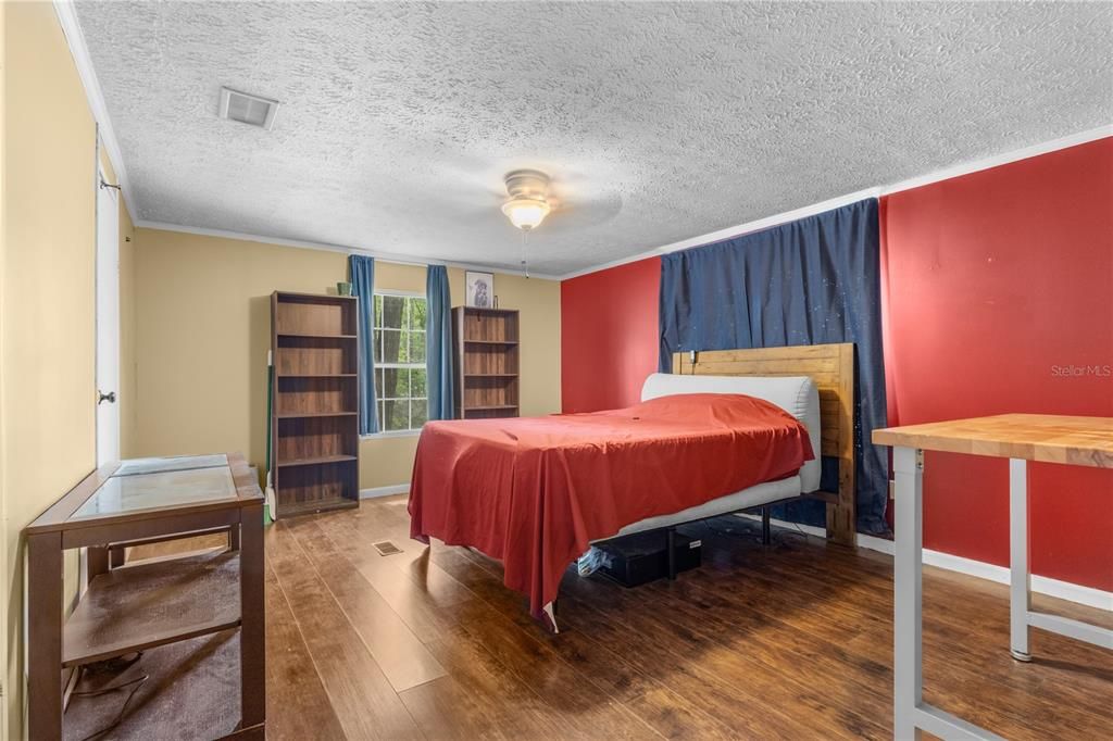 На продажу: $175,000 (3 спален, 2 ванн, 1836 Квадратных фут)