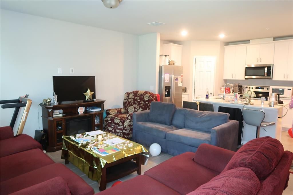 For Sale: $329,900 (3 beds, 2 baths, 1485 Square Feet)