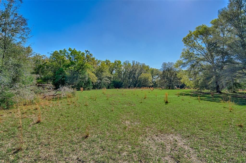 En Venta: $325,000 (5.18 acres)