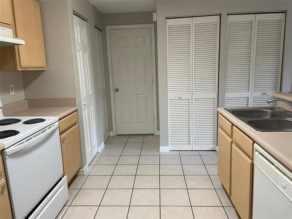For Rent: $1,370 (1 beds, 1 baths, 632 Square Feet)