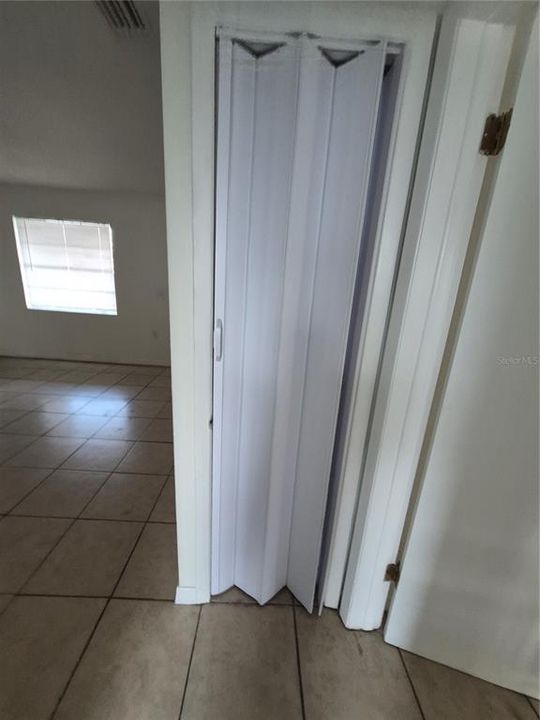 For Rent: $1,349 (2 beds, 1 baths, 808 Square Feet)