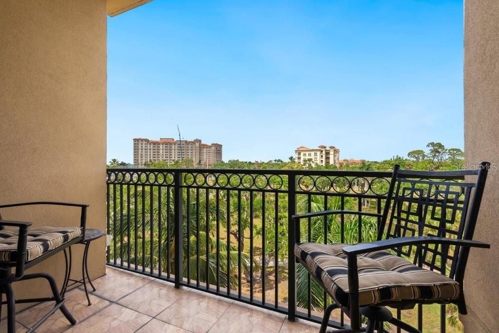 Active With Contract: $535,000 (3 beds, 2 baths, 1352 Square Feet)