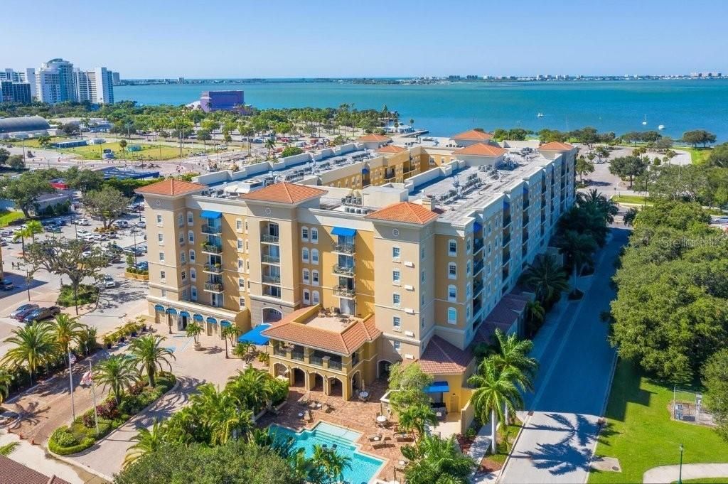Active With Contract: $535,000 (3 beds, 2 baths, 1352 Square Feet)