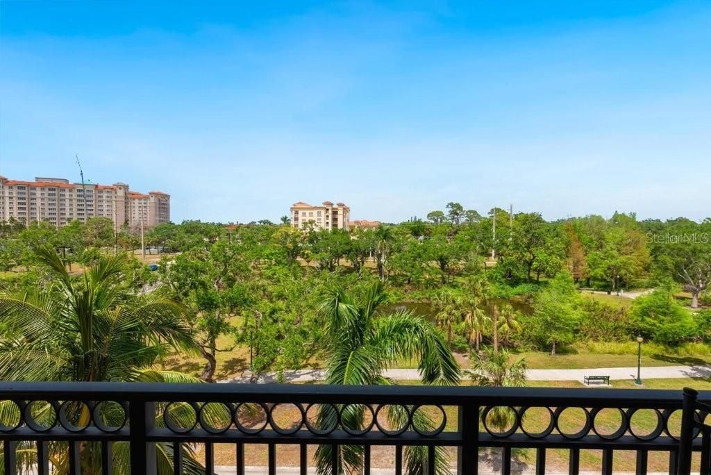 Active With Contract: $535,000 (3 beds, 2 baths, 1352 Square Feet)