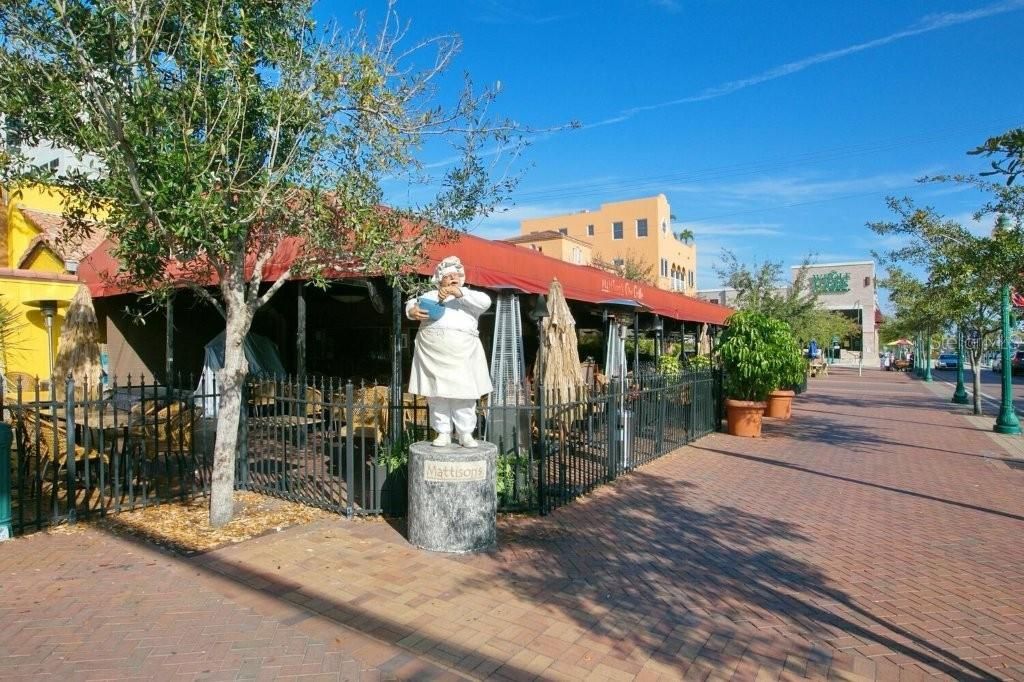 Active With Contract: $535,000 (3 beds, 2 baths, 1352 Square Feet)