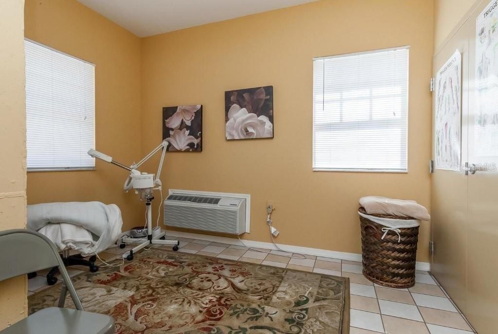Active With Contract: $535,000 (3 beds, 2 baths, 1352 Square Feet)