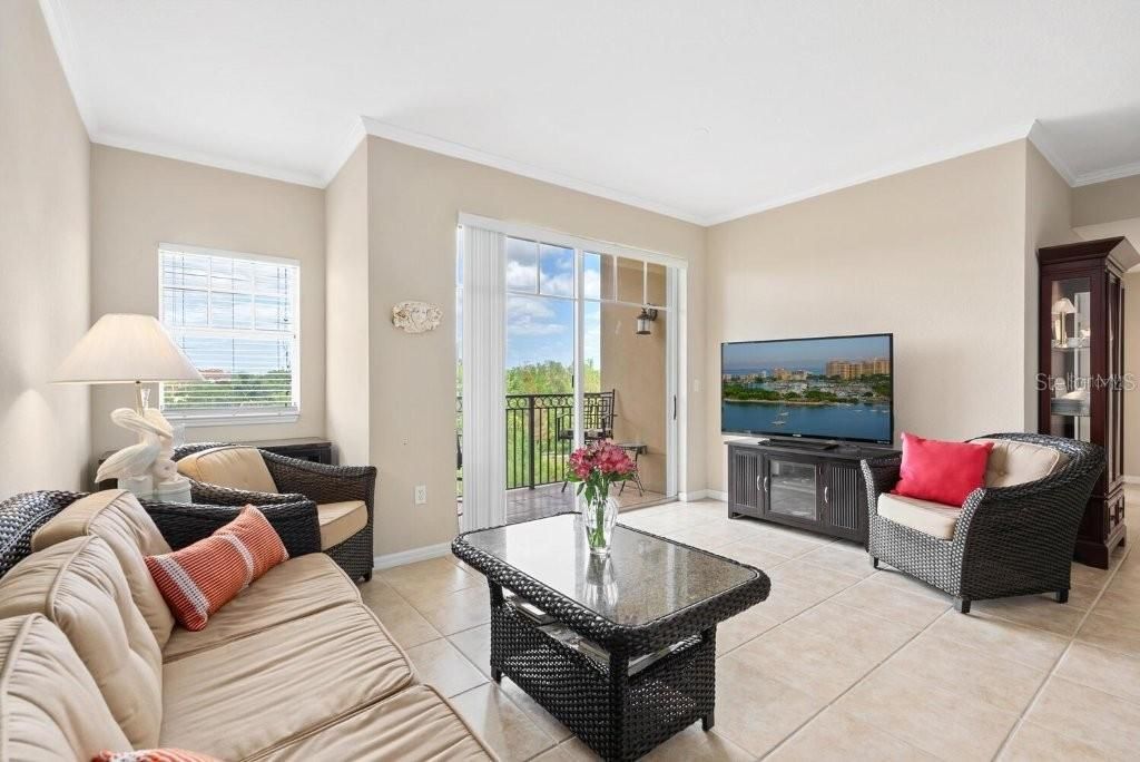 Active With Contract: $535,000 (3 beds, 2 baths, 1352 Square Feet)