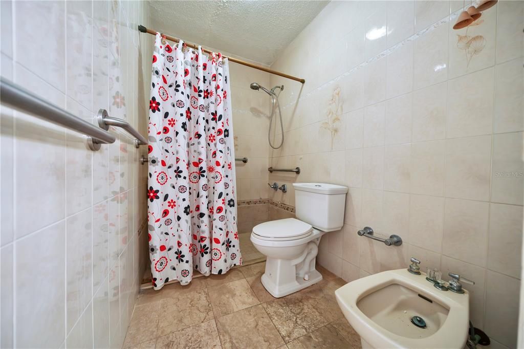 В аренду: $2,000 (2 спален, 1 ванн, 0 Квадратных фут)