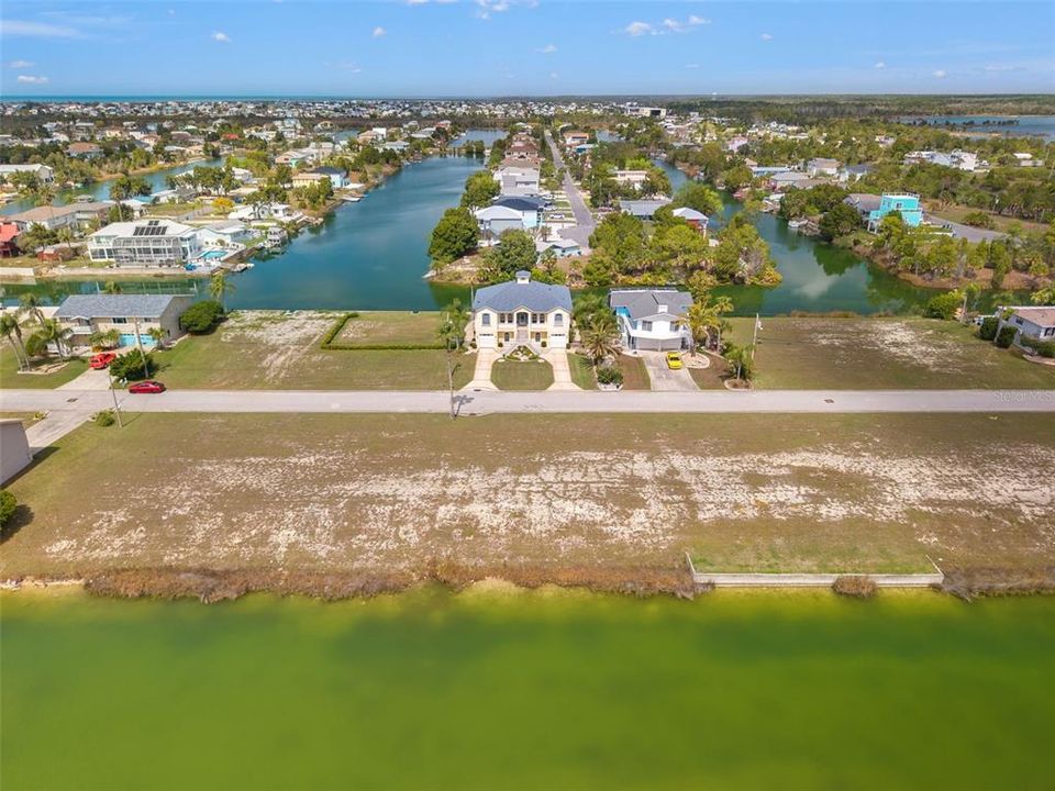 На продажу: $85,000 (0.17 acres)