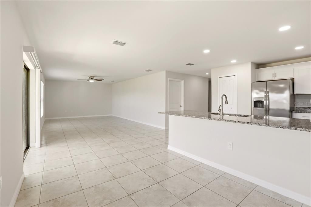 Active With Contract: $279,000 (3 beds, 2 baths, 1614 Square Feet)