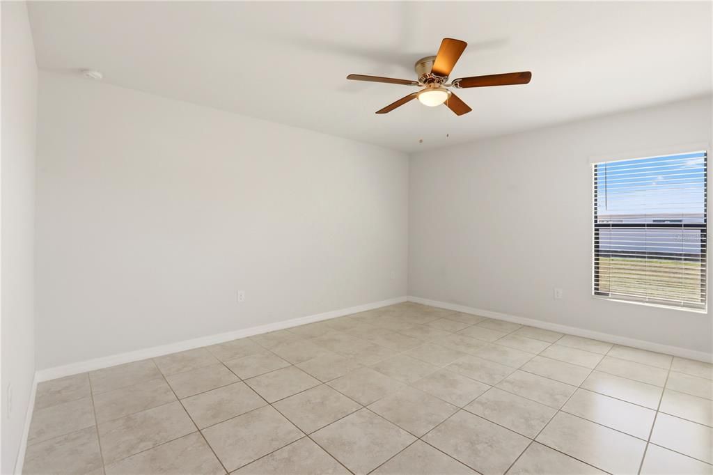 Active With Contract: $279,000 (3 beds, 2 baths, 1614 Square Feet)
