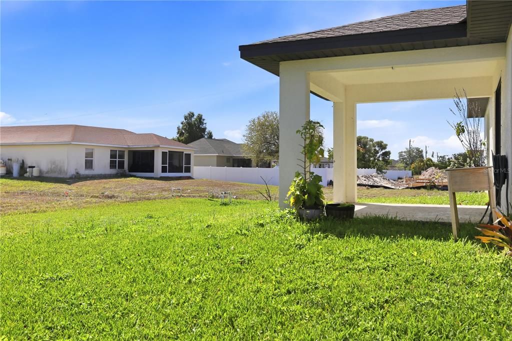 Active With Contract: $279,000 (3 beds, 2 baths, 1614 Square Feet)