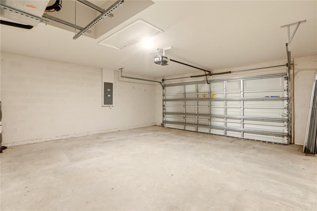 Active With Contract: $279,000 (3 beds, 2 baths, 1614 Square Feet)