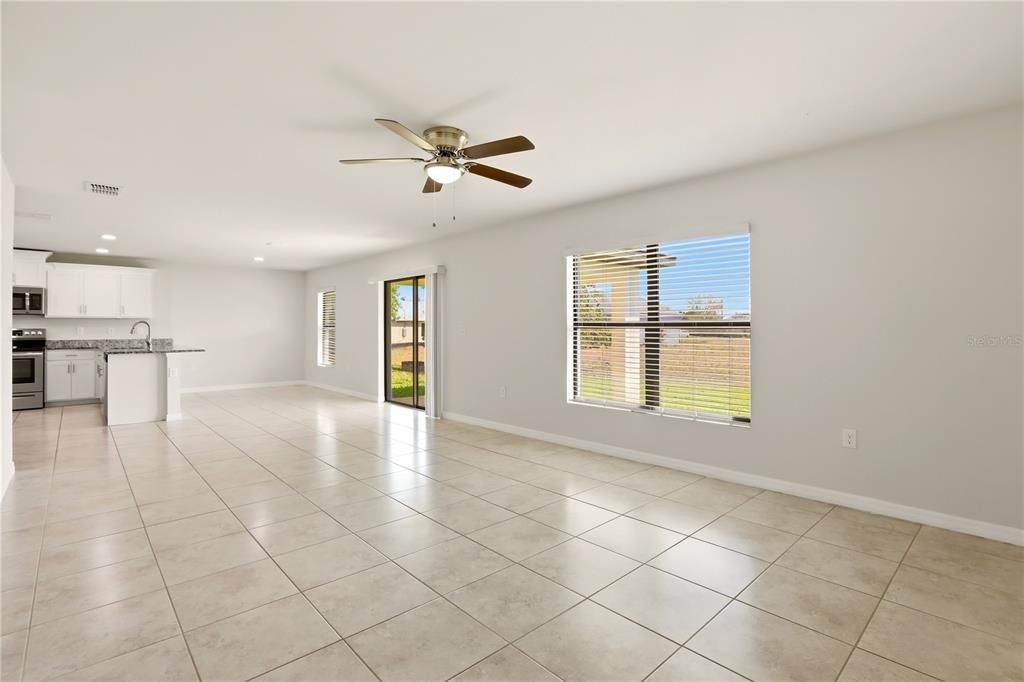 Active With Contract: $279,000 (3 beds, 2 baths, 1614 Square Feet)
