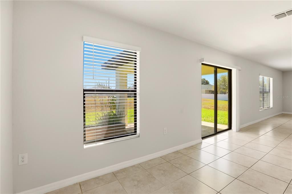 Active With Contract: $279,000 (3 beds, 2 baths, 1614 Square Feet)