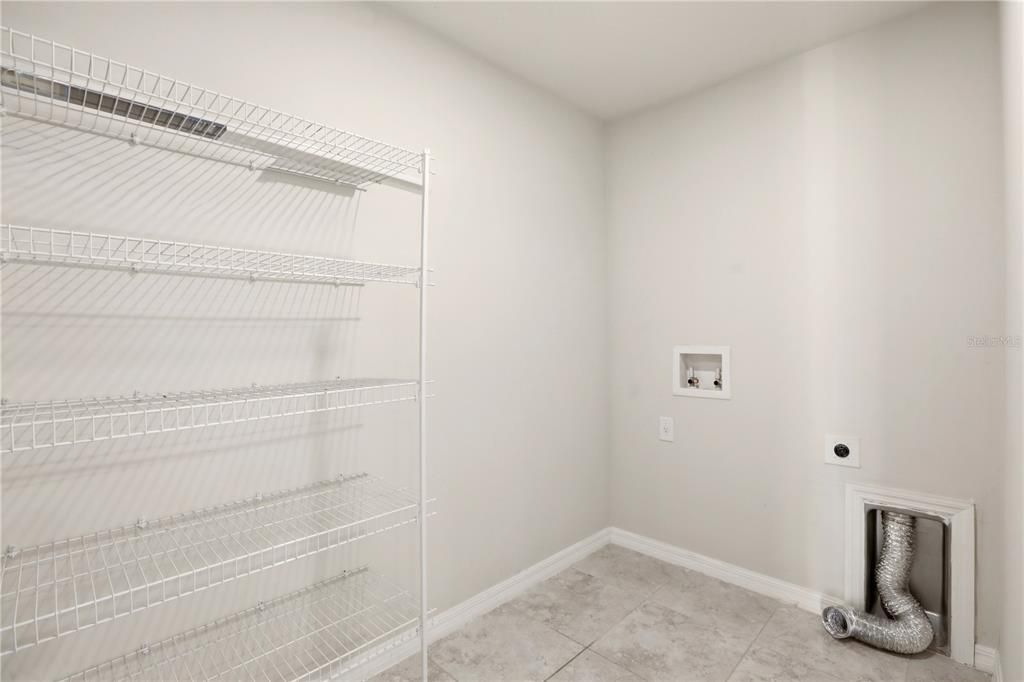 Active With Contract: $279,000 (3 beds, 2 baths, 1614 Square Feet)