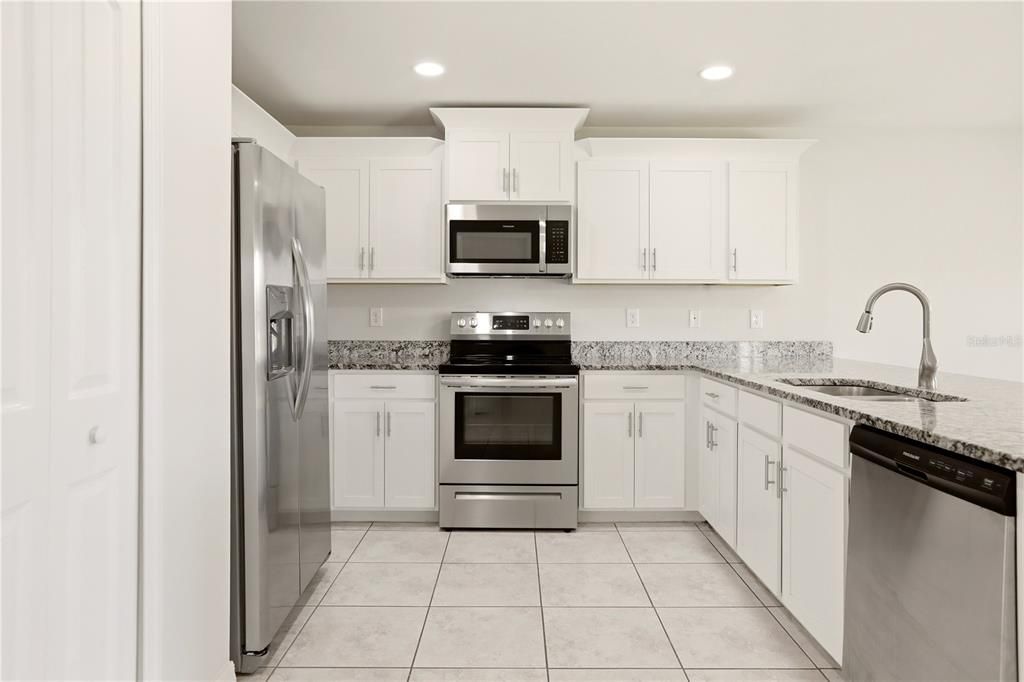 Active With Contract: $279,000 (3 beds, 2 baths, 1614 Square Feet)