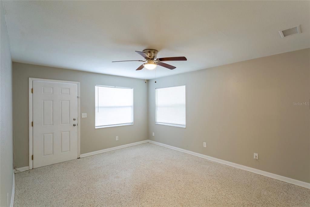 На продажу: $375,000 (2 спален, 0 ванн, 1276 Квадратных фут)